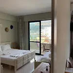 Rias Seaside * Avlonya