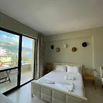 Rias Seaside * Avlonya