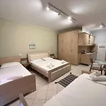 Rias Seaside Daire Avlonya